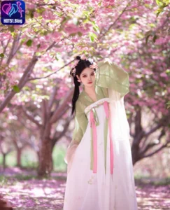 Read more about the article Wan Yi Female Influencer di Indonesia Hot51