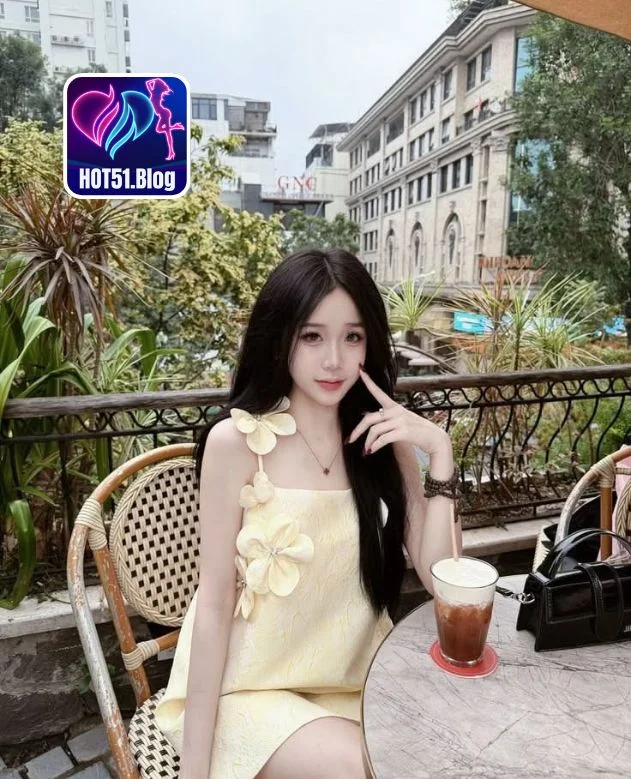 Emily HOT51.Blog